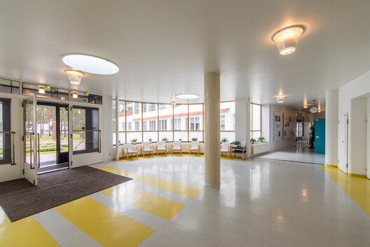 In Pursuit of Health: How Medical Concerns Shaped Modernist Architecture - Image 19 of 33