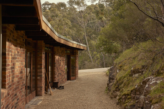 River Bend Repair / Vaughan Howard Architects with InPlace River Bend Repair / Vaughan Howard Architects with InPlace - Exterior Photography