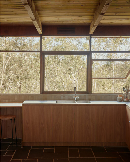 River Bend Repair / Vaughan Howard Architects with InPlace River Bend Repair / Vaughan Howard Architects with InPlace - Interior Photography, Kitchen, Wood