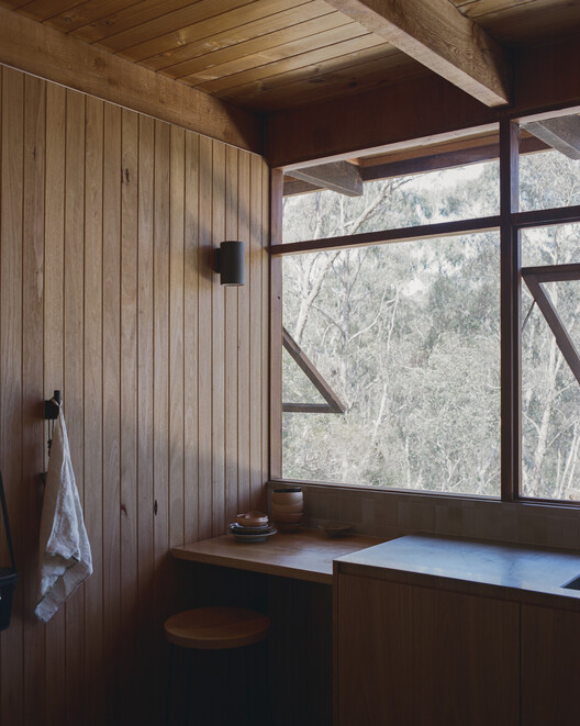 River Bend Repair / Vaughan Howard Architects with InPlace River Bend Repair / Vaughan Howard Architects with InPlace - Interior Photography, Bathroom, Wood, Beam