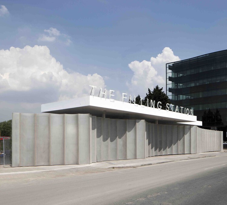 The Evolution of Gas Stations: From Roadside Stops to Architectural Landmarks - Image 41 of 46