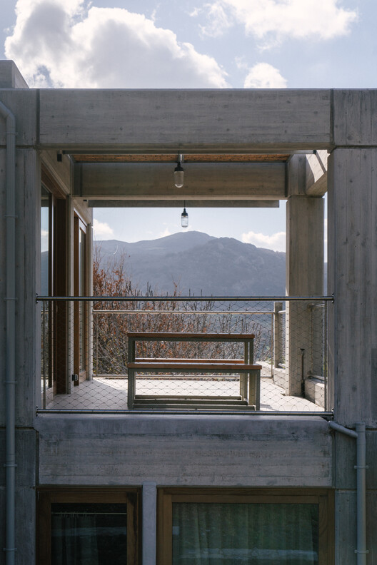 Meraki Studios / Sigurd Larsen - Interior Photography, Concrete, Column, Balcony