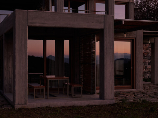 Meraki Studios / Sigurd Larsen - Interior Photography, Wood, Column, Concrete
