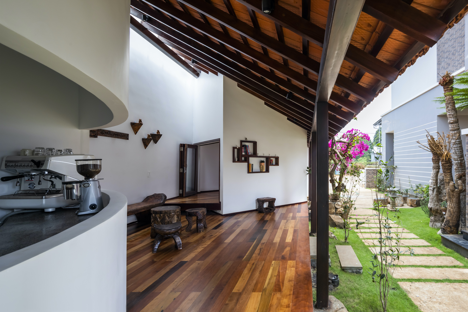 Casa Truc Lam Anh / 6717 Studio - Imagem 2 de 24