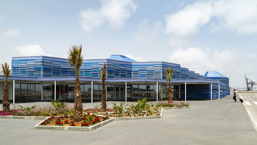 Terminal Pública de Pasajeros de Tarragona / Hombre de Piedra Arquitectos - Fotografía exterior