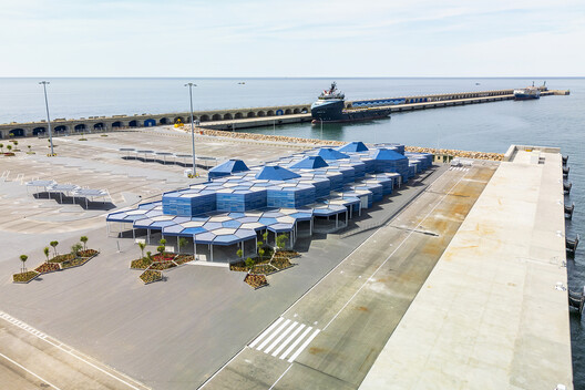 Terminal Pública de Pasajeros de Tarragona / Hombre de Piedra Arquitectos - Imagen 7 de 22