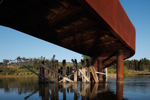 Travessia Ciclável e Pedonal Sobre a Ponte de Fareja / Rómulo Neto Arquitetos - Fotografia de Interiores, Orla