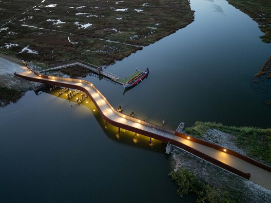 Travessia Ciclável e Pedonal Sobre a Ponte de Fareja / Rómulo Neto Arquitetos - Fotografia de Exterior, Orla