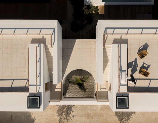 Tree House + Square House / Pereira Miguel Arquitectos + Nuno Martins Correia Tree House + Square House / Pereira Miguel Arquitectos + Nuno Martins Correia - Imagem 17 de 32