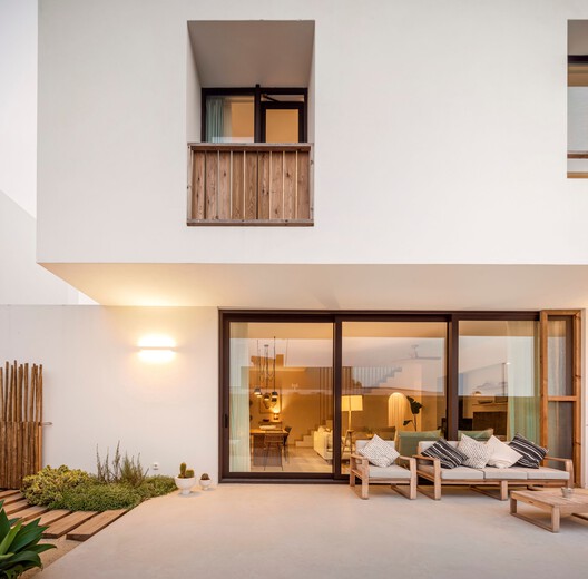 Tree House + Square House / Pereira Miguel Arquitectos + Nuno Martins Correia Tree House + Square House / Pereira Miguel Arquitectos + Nuno Martins Correia - Fotografia de Interiores, Dormitório, Balcão