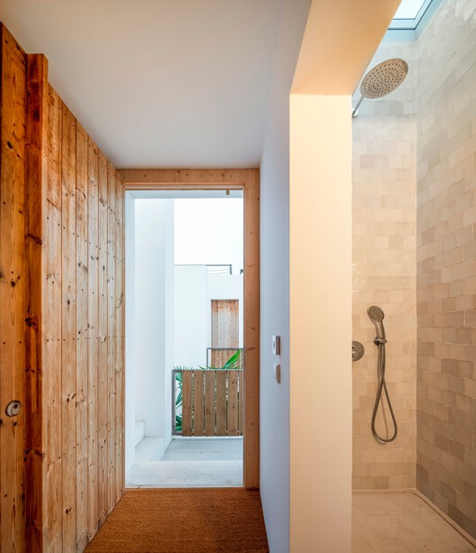 Tree House + Square House / Pereira Miguel Arquitectos + Nuno Martins Correia Tree House + Square House / Pereira Miguel Arquitectos + Nuno Martins Correia - Fotografia de Interiores, Banheiro, Madeira