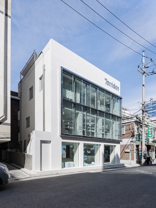 Torriden Flagship Store / YGGGR - Image 8 of 30