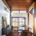 Casa DC / AT Arquitetura - Fotografía interior, Casas, Fijación Vigas, Iluminación, Sillas