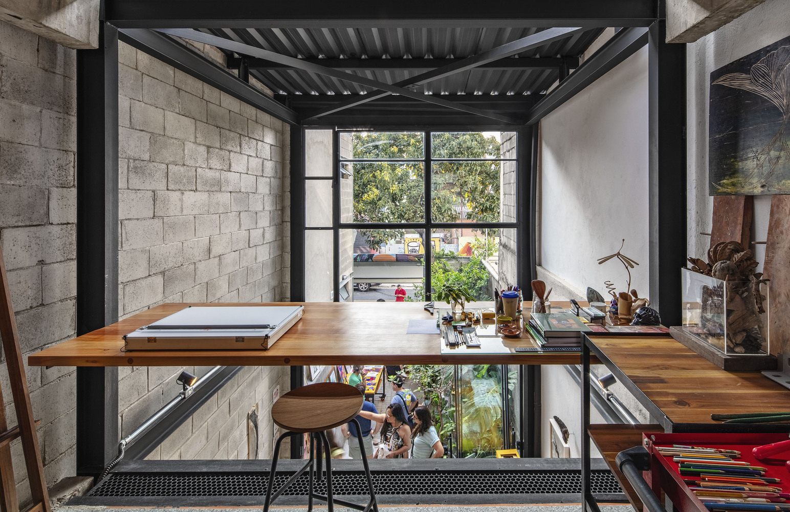 Bar Ateliê / Liba Arquitetura - Fotografia de Interiores, Viga, Mesa, Cadeira