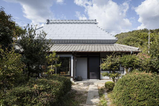 Old Homes, New Stories: 11 Traditional Japanese Homes Renovated for Modern Living  - Image 11 of 12