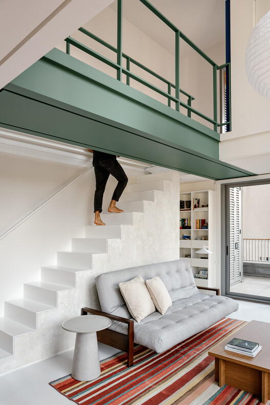 Apartamento Edifício Autem / Vapor arquitetura - Fotografia de Interiores, Madeira, Escada, Iluminação, Cadeira, Mesa