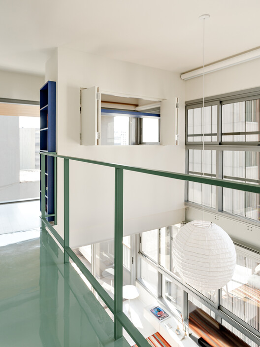 Apartamento Edifício Autem / Vapor arquitetura - Fotografia de Interiores, Iluminação, Vidro, Corrimão, Escada, Cadeira