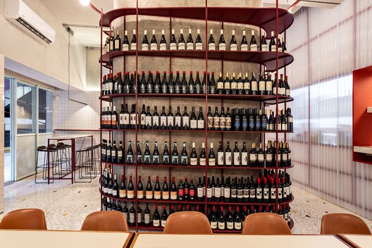 Paloma, Restaurante Bar y Tienda de Vinos / Americo Fajardo + Breno Felisbino + Lucas Scuratto - Fotografía interior, Vidrio