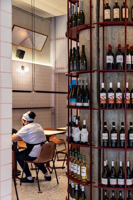 Paloma, Restaurante Bar y Tienda de Vinos / Americo Fajardo + Breno Felisbino + Lucas Scuratto - Fotografía interior, Armarios
