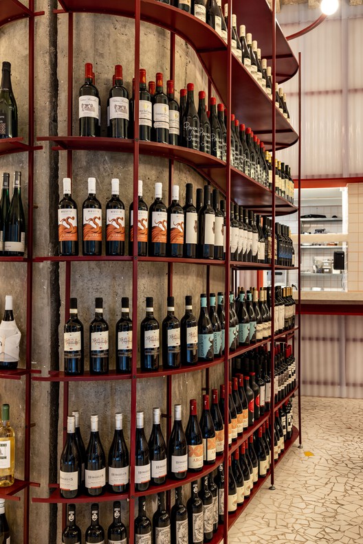 Paloma, Restaurante Bar y Tienda de Vinos / Americo Fajardo + Breno Felisbino + Lucas Scuratto - Fotografía interior, Armarios