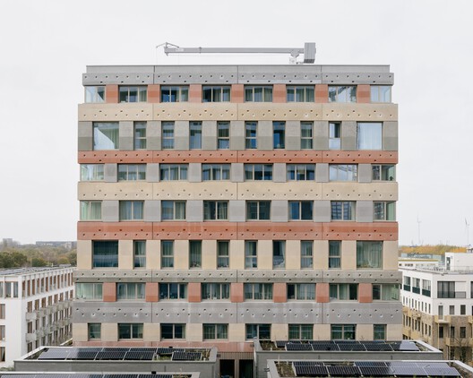 VERTICAL Building / NL Architects + Space Encounters + Studio Donna van Milligen Bielke + Chris Collaris Architects + VDNDP + i29 architects - Image 13 of 98