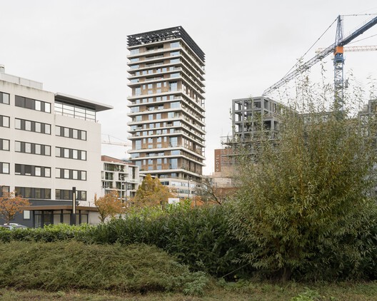 VERTICAL Building / NL Architects + Space Encounters + Studio Donna van Milligen Bielke + Chris Collaris Architects + VDNDP + i29 architects - Exterior Photography, Balcony