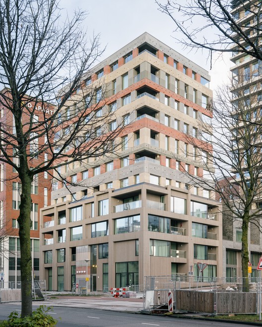 VERTICAL Building / NL Architects + Space Encounters + Studio Donna van Milligen Bielke + Chris Collaris Architects + VDNDP + i29 architects - Image 37 of 98