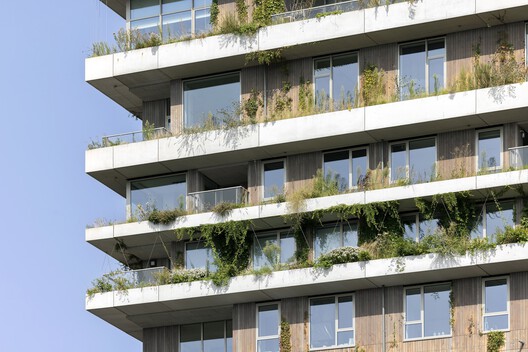 VERTICAL Building / NL Architects + Space Encounters + Studio Donna van Milligen Bielke + Chris Collaris Architects + VDNDP + i29 architects - Exterior Photography, Balcony
