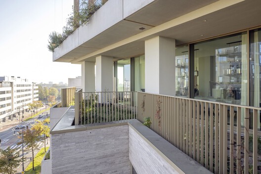 VERTICAL Building / NL Architects + Space Encounters + Studio Donna van Milligen Bielke + Chris Collaris Architects + VDNDP + i29 architects - Image 7 of 98