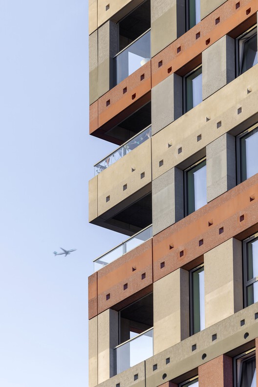 VERTICAL Building / NL Architects + Space Encounters + Studio Donna van Milligen Bielke + Chris Collaris Architects + VDNDP + i29 architects - Exterior Photography, Wood