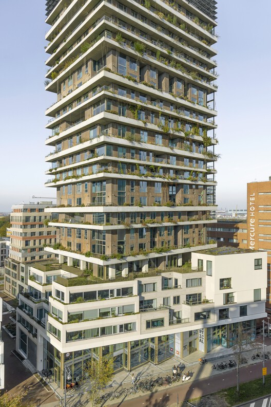 VERTICAL Building / NL Architects + Space Encounters + Studio Donna van Milligen Bielke + Chris Collaris Architects + VDNDP + i29 architects - Exterior Photography, Facade
