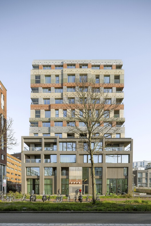 VERTICAL Building / NL Architects + Space Encounters + Studio Donna van Milligen Bielke + Chris Collaris Architects + VDNDP + i29 architects - Exterior Photography