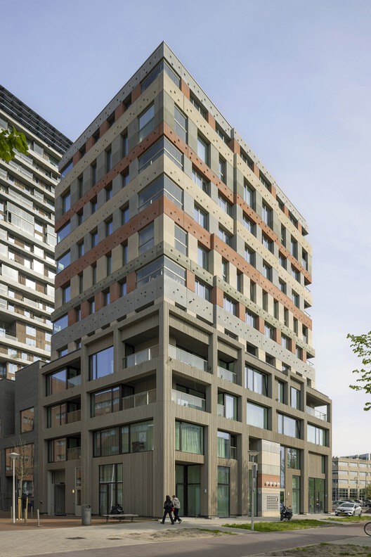 VERTICAL Building / NL Architects + Space Encounters + Studio Donna van Milligen Bielke + Chris Collaris Architects + VDNDP + i29 architects - Exterior Photography