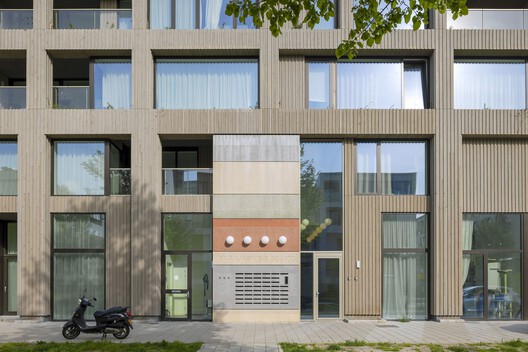 VERTICAL Building / NL Architects + Space Encounters + Studio Donna van Milligen Bielke + Chris Collaris Architects + VDNDP + i29 architects - Exterior Photography, Concrete
