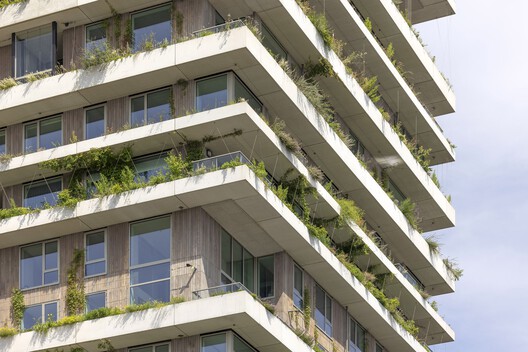 VERTICAL Building / NL Architects + Space Encounters + Studio Donna van Milligen Bielke + Chris Collaris Architects + VDNDP + i29 architects - Interior Photography, Balcony