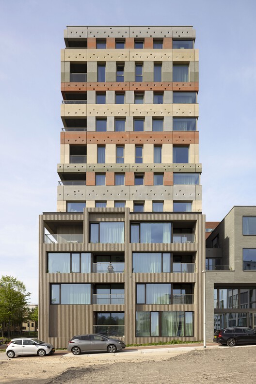 VERTICAL Building / NL Architects + Space Encounters + Studio Donna van Milligen Bielke + Chris Collaris Architects + VDNDP + i29 architects - Exterior Photography