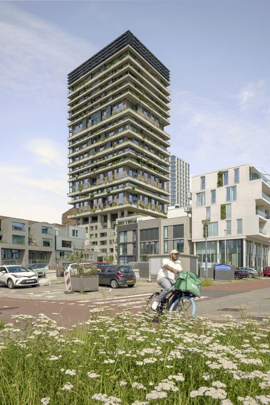 VERTICAL Building / NL Architects + Space Encounters + Studio Donna van Milligen Bielke + Chris Collaris Architects + VDNDP + i29 architects - Exterior Photography, Facade