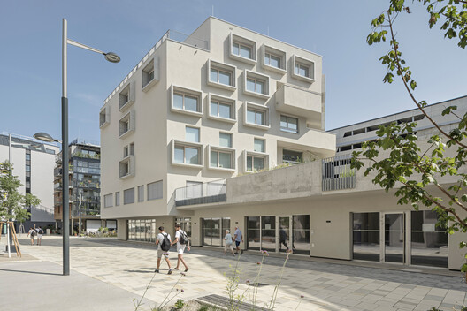 Quartiershaus am Stadtbalkon / feld72 - Exterior Photography, Concrete, Balcony
