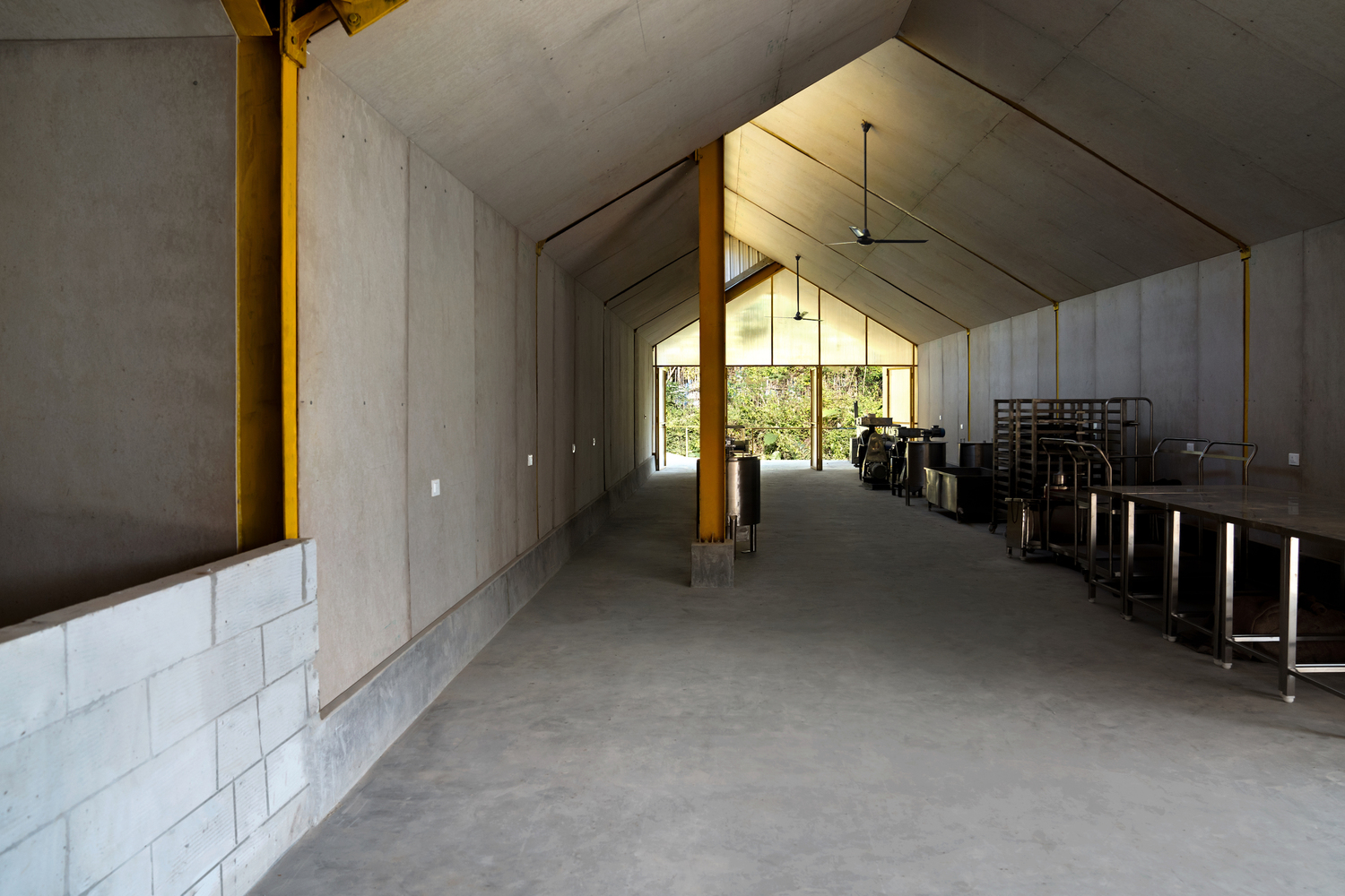 Unidad de Procesamiento de Yaca y Centro Comunitario / atArchitecture - Imagen 20 de 29