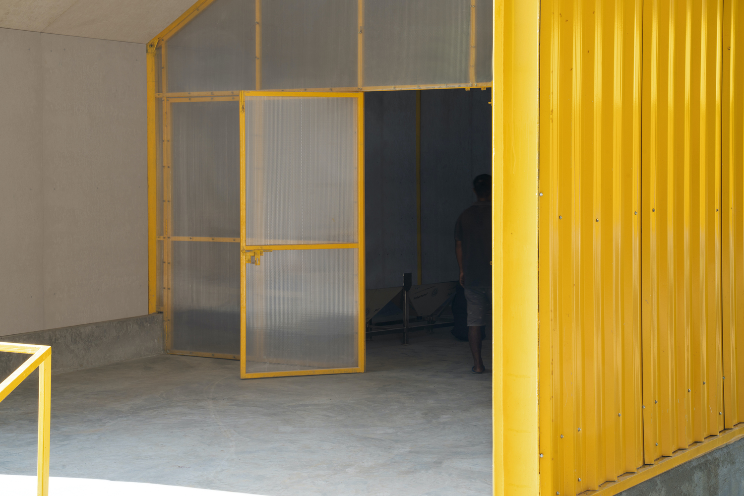 Unidad de Procesamiento de Yaca y Centro Comunitario / atArchitecture - Fotografía interior