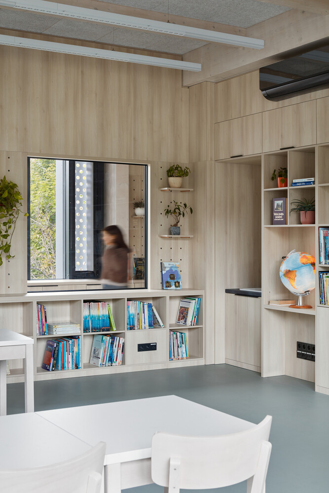Escola Primária Duhovka / ra15 - Fotografia de Interiores, Iluminação