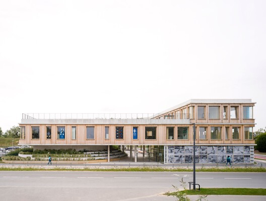 Head Office of French Federation of Canoe-Kayak and Paddle Sports / Le Studio Sanna Baldé - Exterior Photography, Concrete