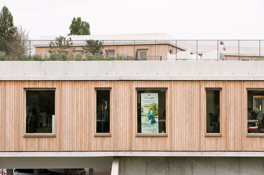 Head Office of French Federation of Canoe-Kayak and Paddle Sports / Le Studio Sanna Baldé - Exterior Photography, Wood, Concrete