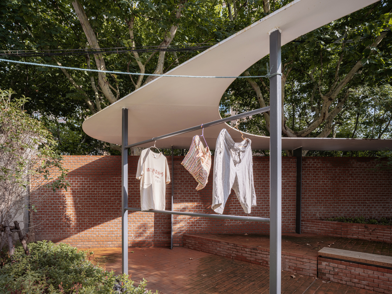 Jardim ESQUINA / VIASCAPE design - Fotografia de Exterior, Cerca