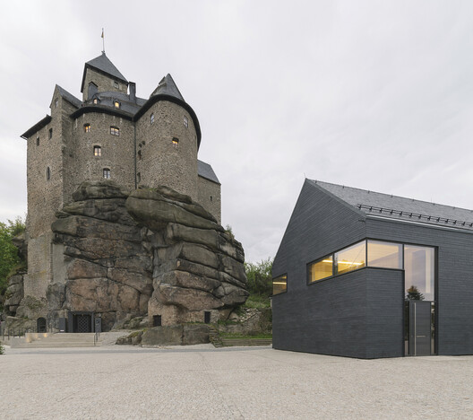 Beyond the Walls: 21 Contemporary Interventions in Castles and Fortresses - Image 24 of 30