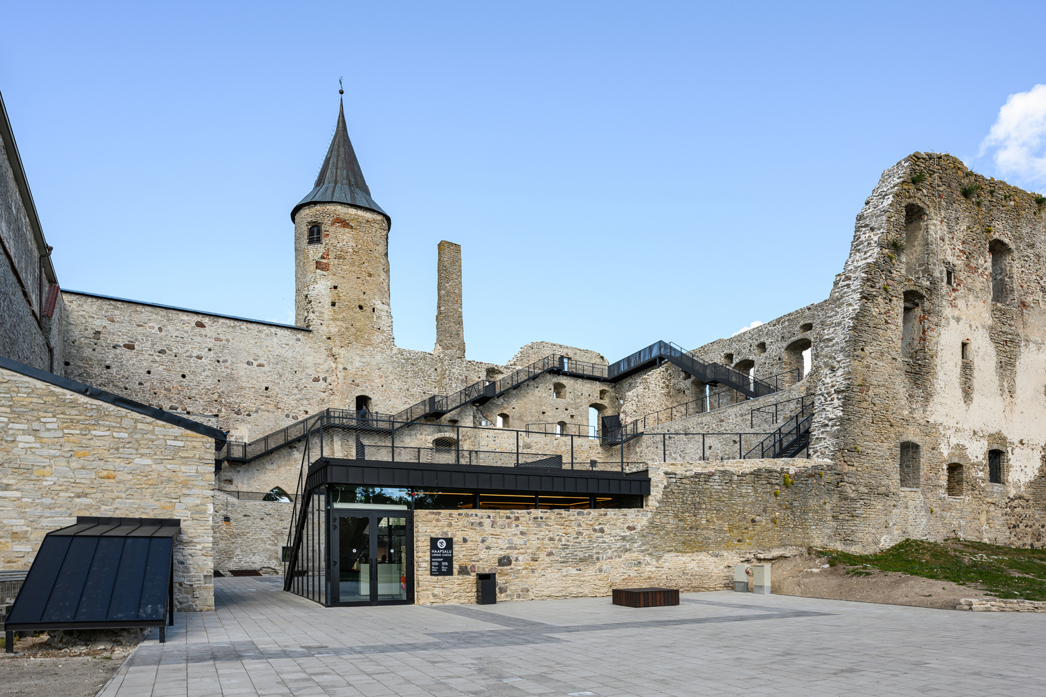 Critical Castels Gallery of Beyond the Walls: 21 Contemporary Interventions in Castles ...