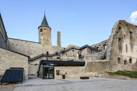 Beyond the Walls: 21 Contemporary Interventions in Castles and Fortresses - Image 11 of 30