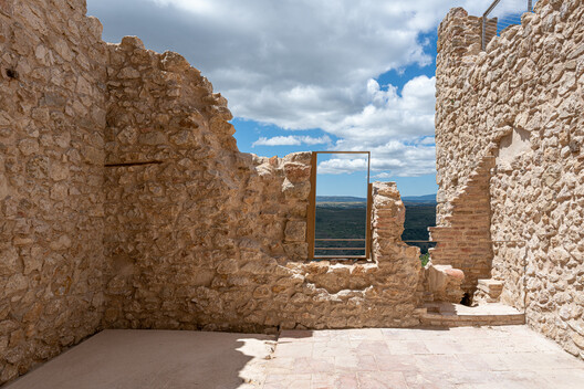 Beyond the Walls: 21 Contemporary Interventions in Castles and Fortresses - Image 14 of 30