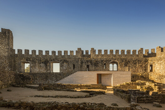 Beyond the Walls: 21 Contemporary Interventions in Castles and Fortresses - Image 18 of 30