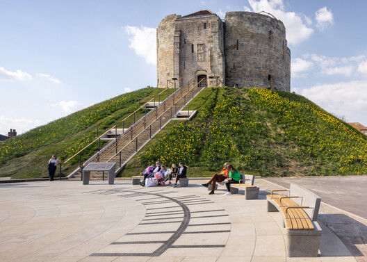 Beyond the Walls: 21 Contemporary Interventions in Castles and Fortresses - Image 22 of 30